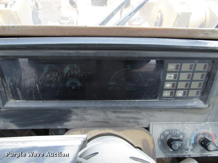 image for item DD3932 1993 Caterpillar 966F wheel loader