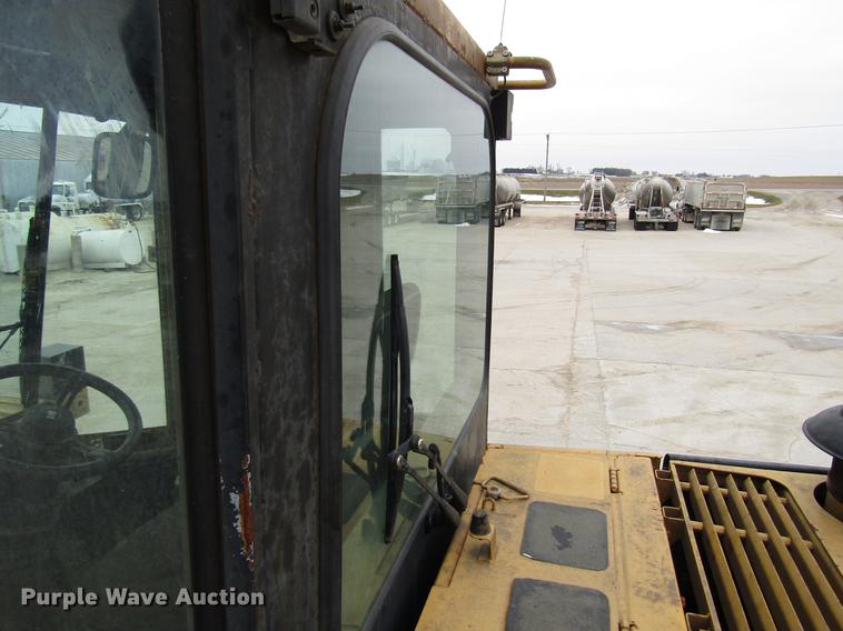 image for item DD3932 1993 Caterpillar 966F wheel loader