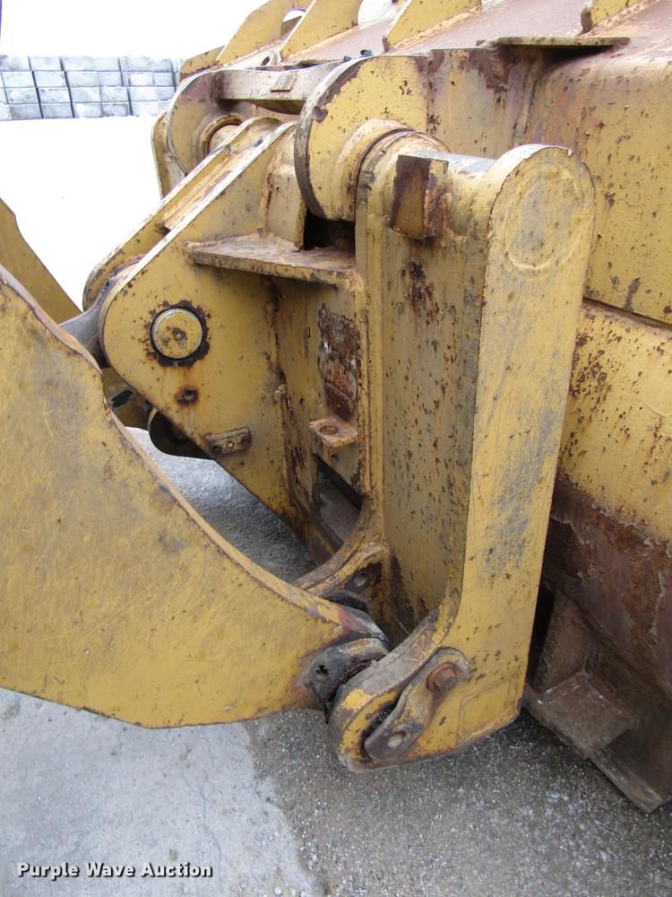 image for item DD3932 1993 Caterpillar 966F wheel loader