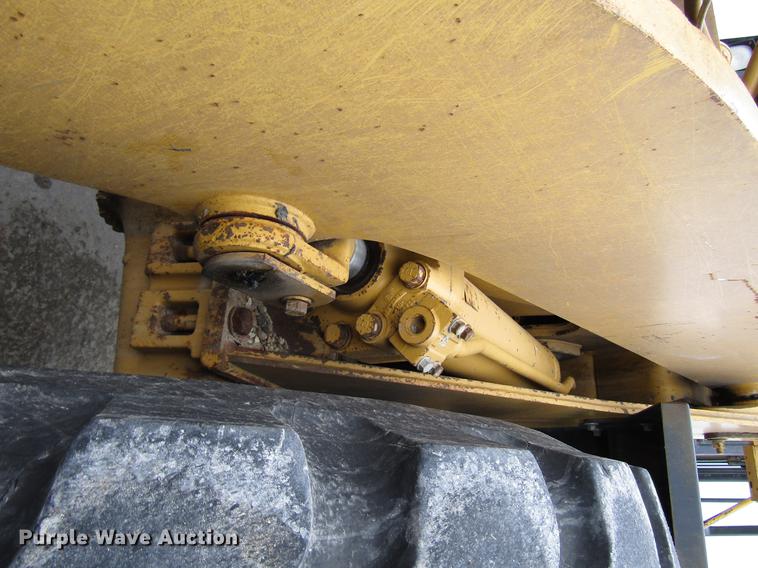 image for item DD3932 1993 Caterpillar 966F wheel loader