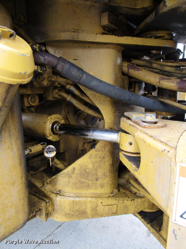 image for item DD3932 1993 Caterpillar 966F wheel loader