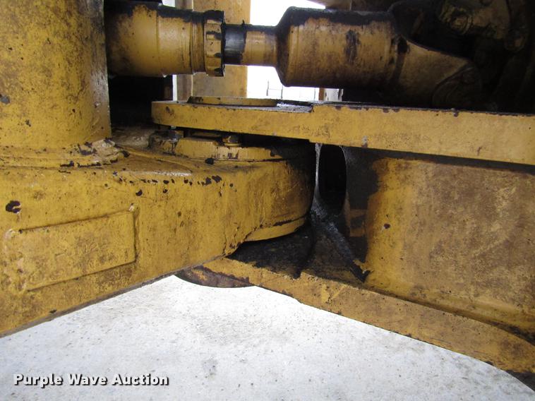 image for item DD3932 1993 Caterpillar 966F wheel loader