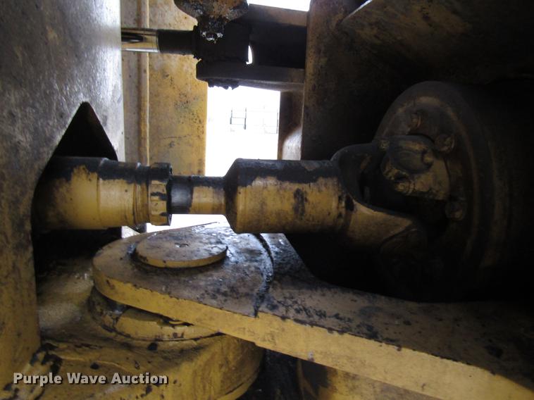 image for item DD3932 1993 Caterpillar 966F wheel loader