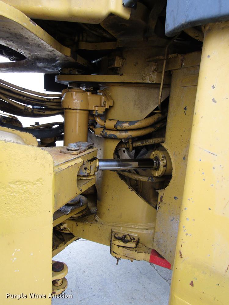 image for item DD3932 1993 Caterpillar 966F wheel loader