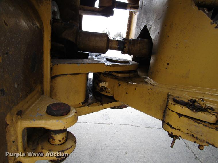 image for item DD3932 1993 Caterpillar 966F wheel loader