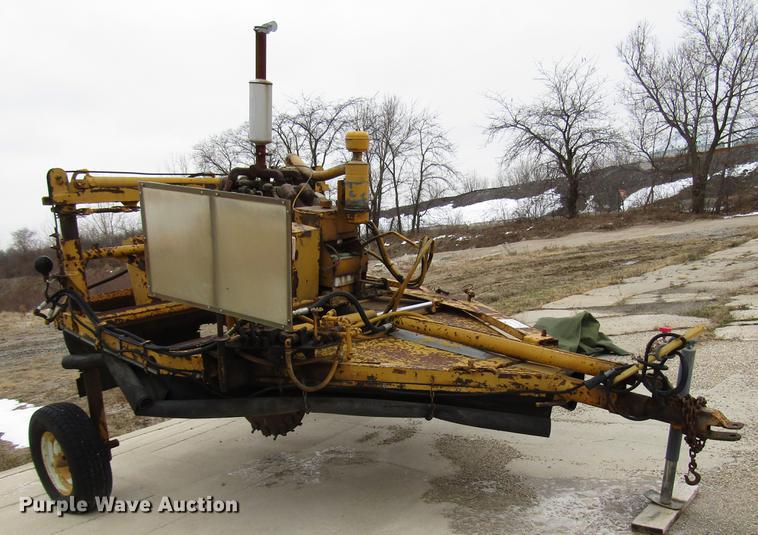 image for item DD3933 Vermeer 1560 stump grinder