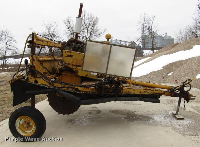 image for item DD3933 Vermeer 1560 stump grinder