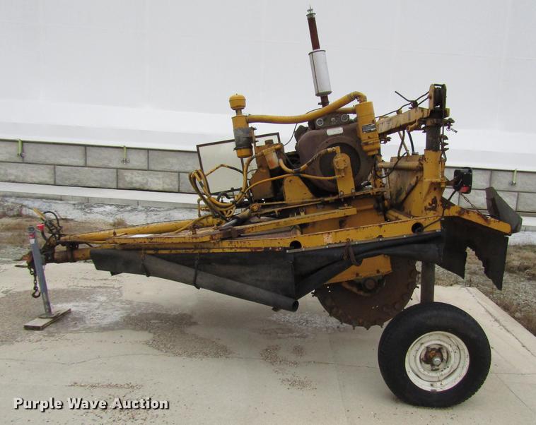 image for item DD3933 Vermeer 1560 stump grinder