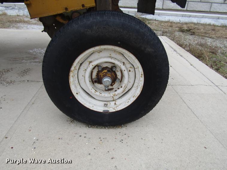 image for item DD3933 Vermeer 1560 stump grinder