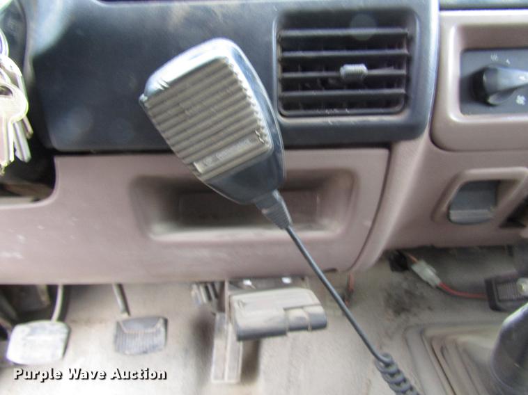 image for item DD3934 1997 Ford F350 Super Duty utility bed pickup truck