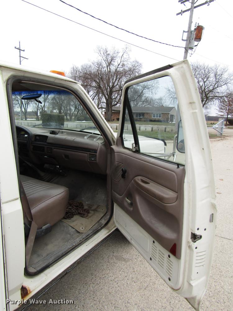 image for item DD3934 1997 Ford F350 Super Duty utility bed pickup truck