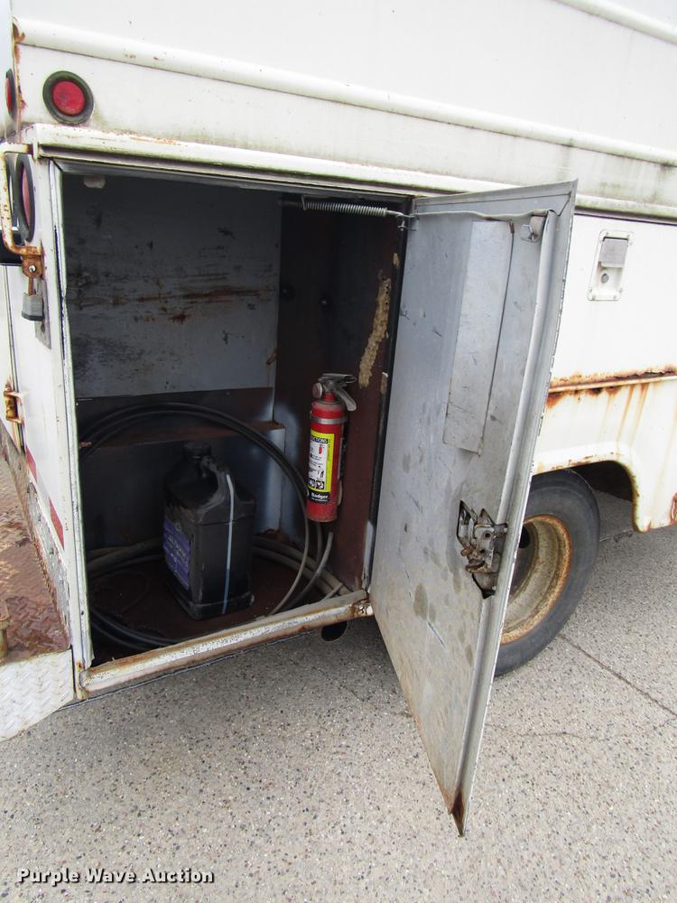 image for item DD3934 1997 Ford F350 Super Duty utility bed pickup truck