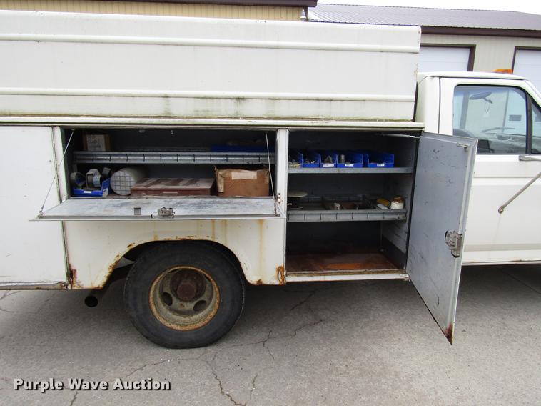image for item DD3934 1997 Ford F350 Super Duty utility bed pickup truck