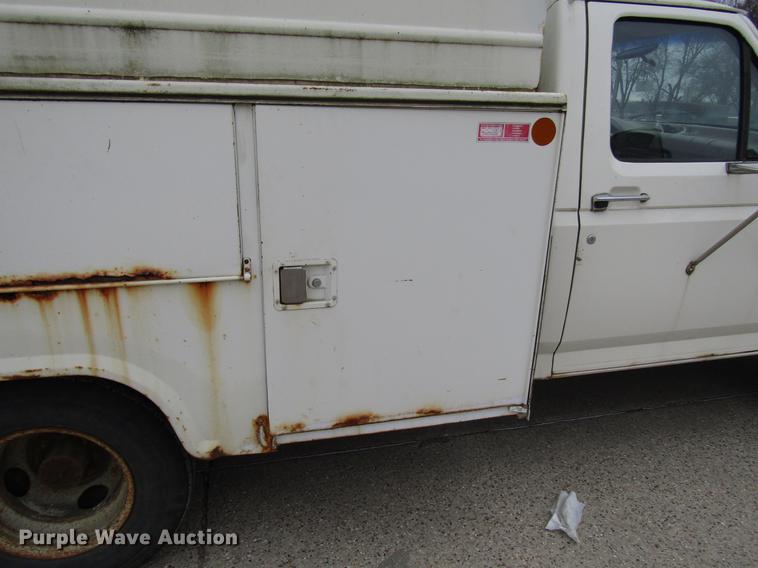 image for item DD3934 1997 Ford F350 Super Duty utility bed pickup truck