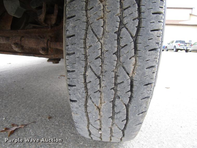 image for item DD3934 1997 Ford F350 Super Duty utility bed pickup truck