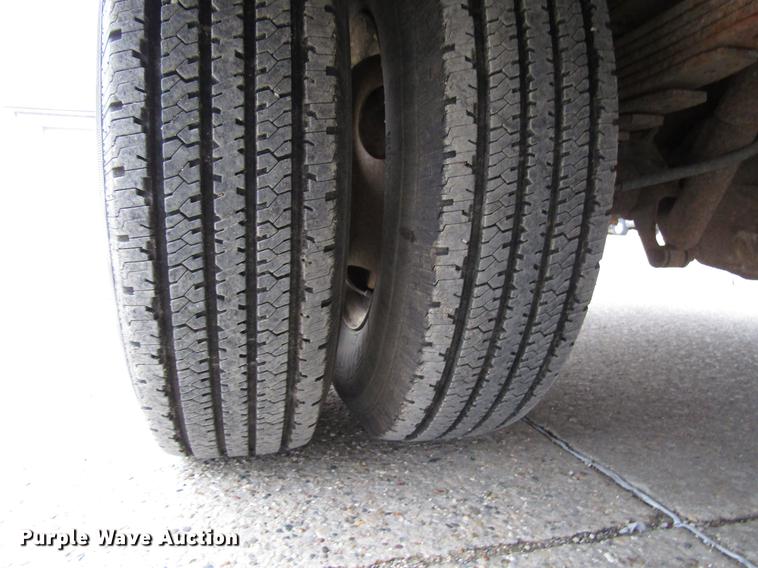 image for item DD3934 1997 Ford F350 Super Duty utility bed pickup truck