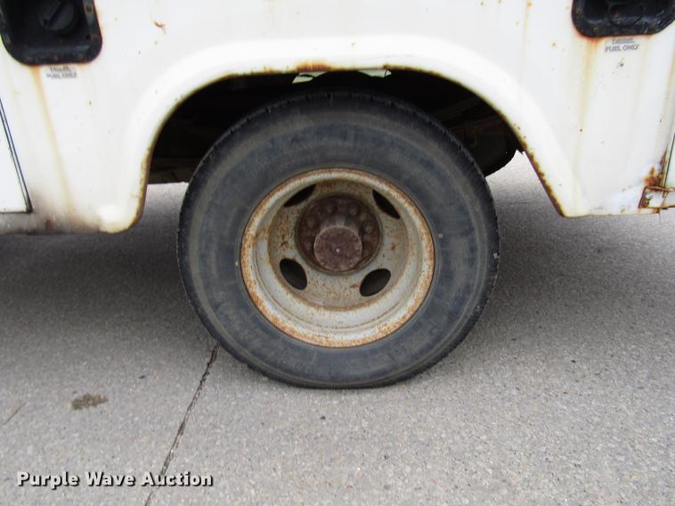 image for item DD3934 1997 Ford F350 Super Duty utility bed pickup truck