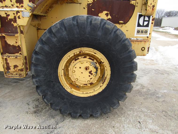 image for item DD3935 1965 Caterpillar 950 wheel loader