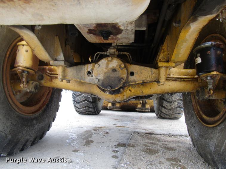 image for item DD3936 1973 Caterpillar 966C wheel loader