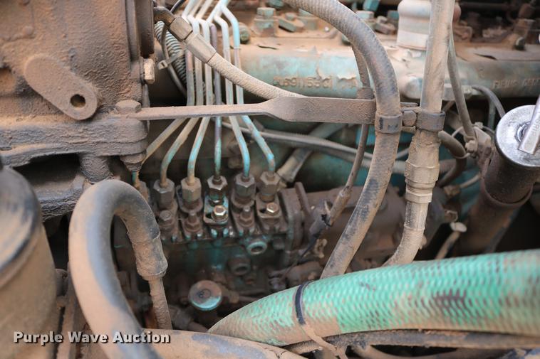 image for item DD5340 1984 International S1955 flatbed truck