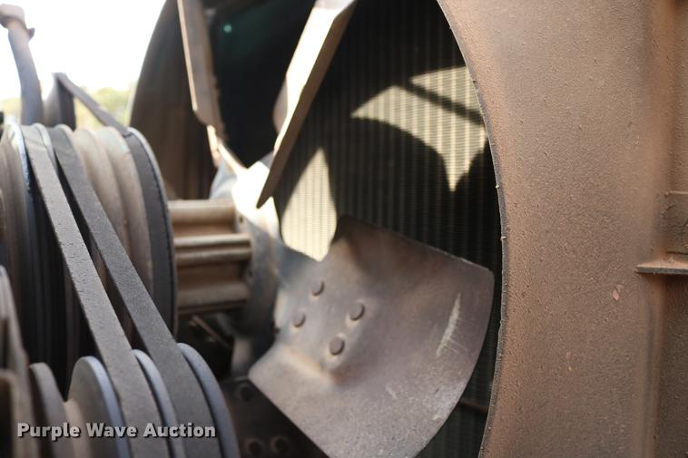 image for item DD5340 1984 International S1955 flatbed truck