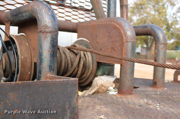 image for item DD5340 1984 International S1955 flatbed truck