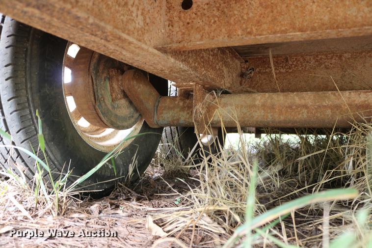 image for item DD5379 2004 Forest River Continental enclosed cargo trailer