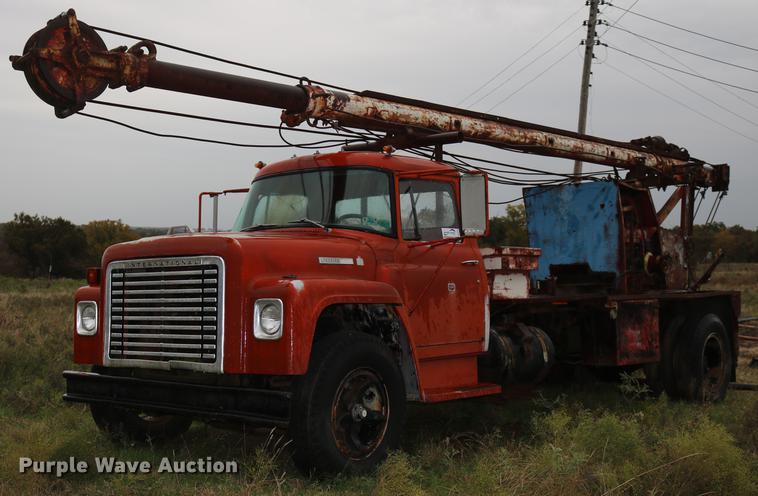 image for item DD5382 1974 International 1600 drilling rig truck