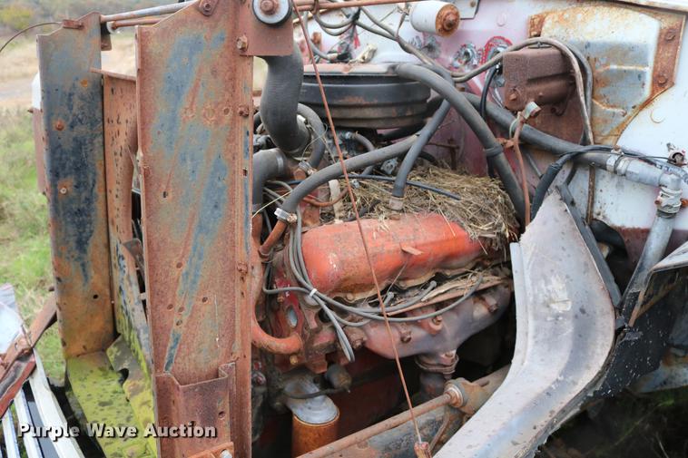 image for item DD5382 1974 International 1600 drilling rig truck