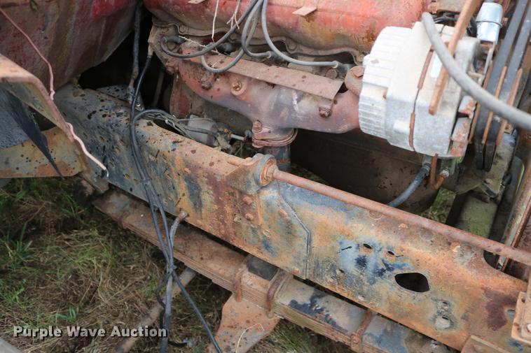 image for item DD5382 1974 International 1600 drilling rig truck