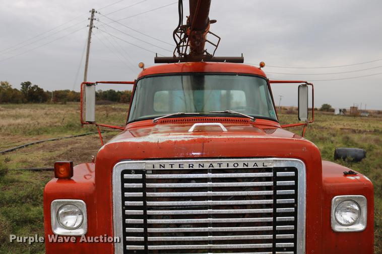 image for item DD5382 1974 International 1600 drilling rig truck