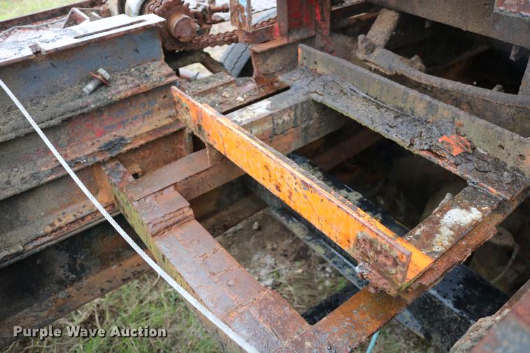 image for item DD5382 1974 International 1600 drilling rig truck