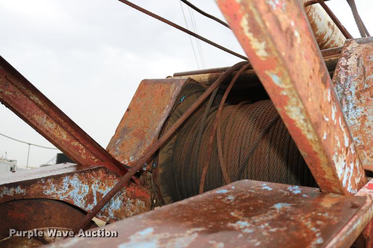 image for item DD5382 1974 International 1600 drilling rig truck