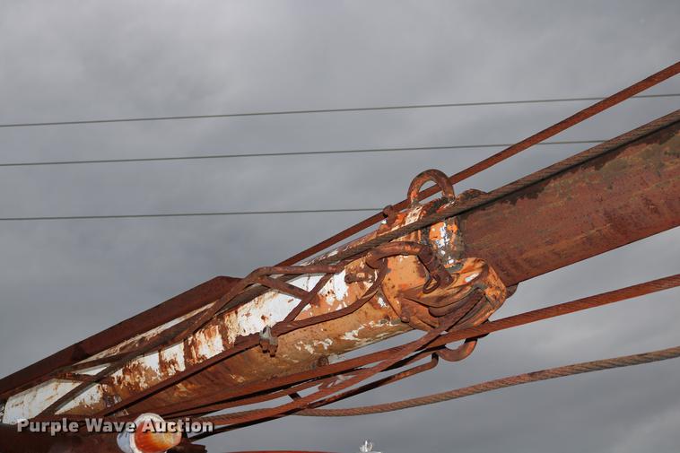 image for item DD5382 1974 International 1600 drilling rig truck