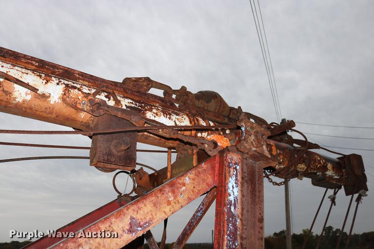 image for item DD5382 1974 International 1600 drilling rig truck