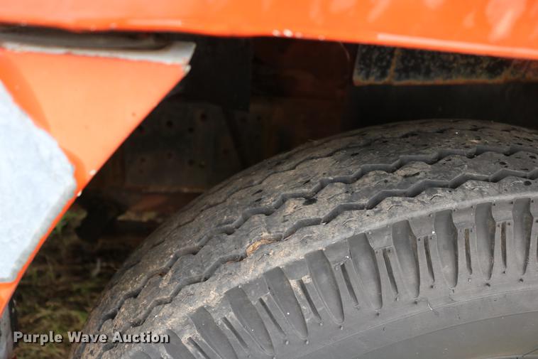 image for item DD5382 1974 International 1600 drilling rig truck