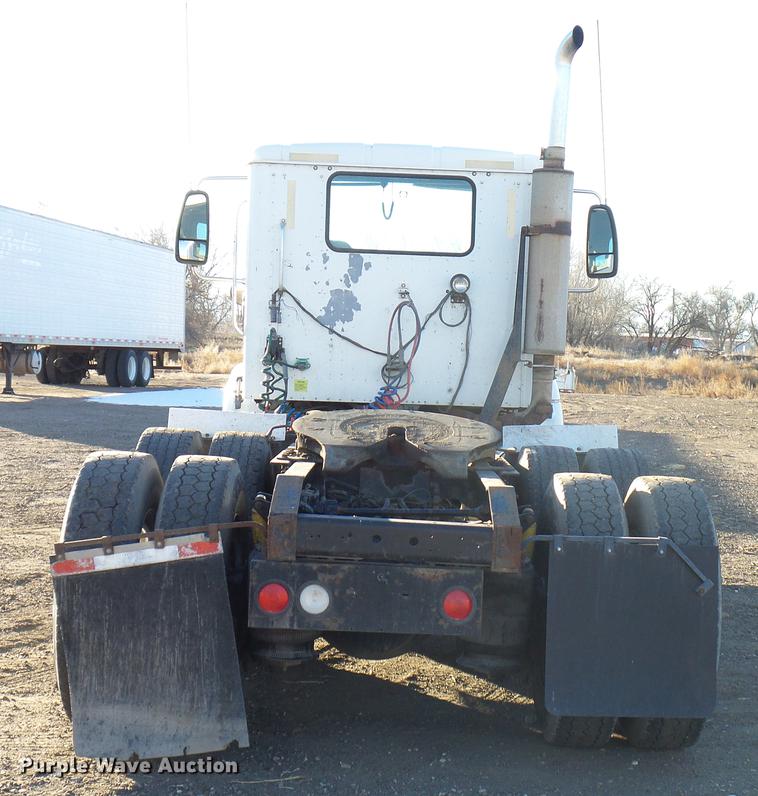 image for item DD5978 2003 International 9100i semi truck