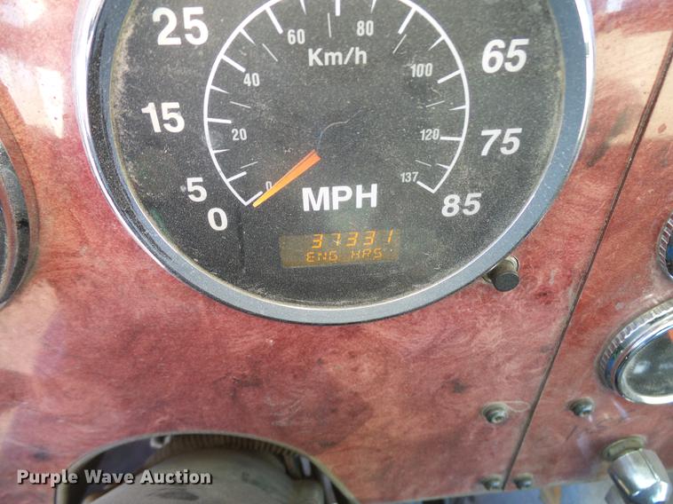 image for item DD5978 2003 International 9100i semi truck