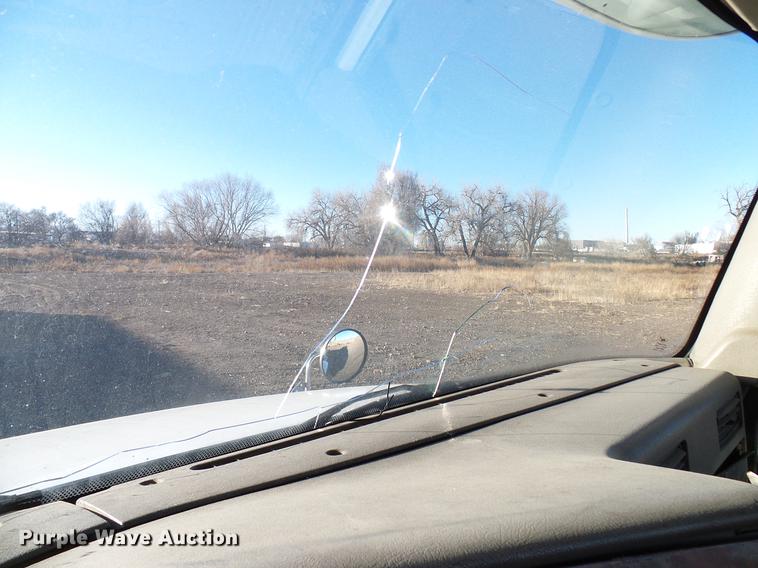 image for item DD5978 2003 International 9100i semi truck