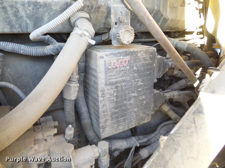 image for item DD5978 2003 International 9100i semi truck