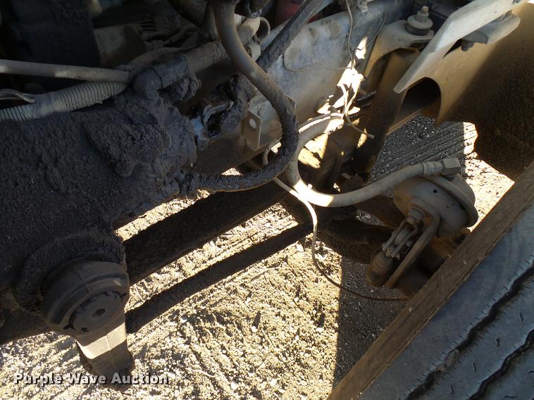 image for item DD5978 2003 International 9100i semi truck