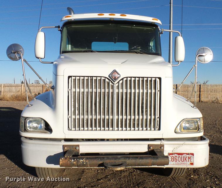 image for item DD5978 2003 International 9100i semi truck