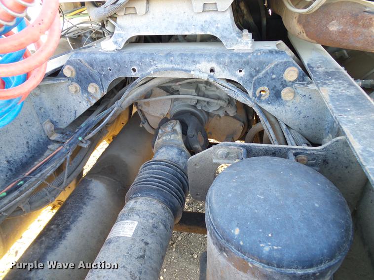 image for item DD5978 2003 International 9100i semi truck