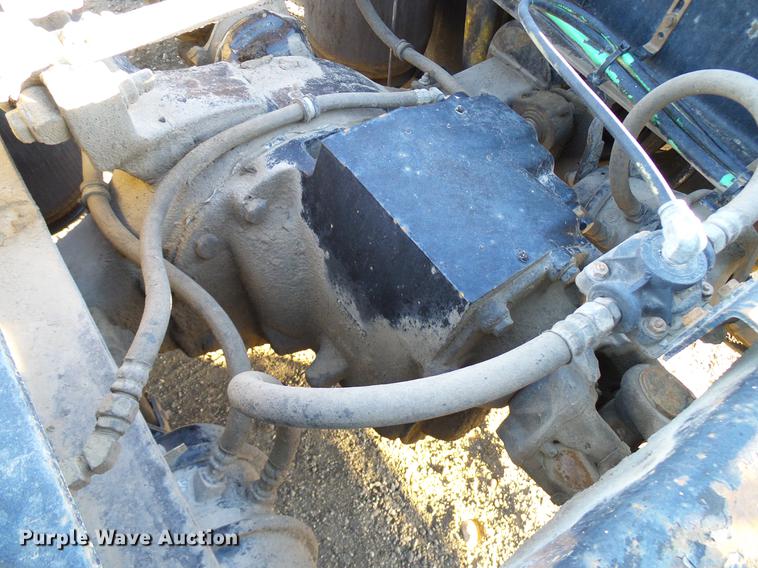 image for item DD5978 2003 International 9100i semi truck