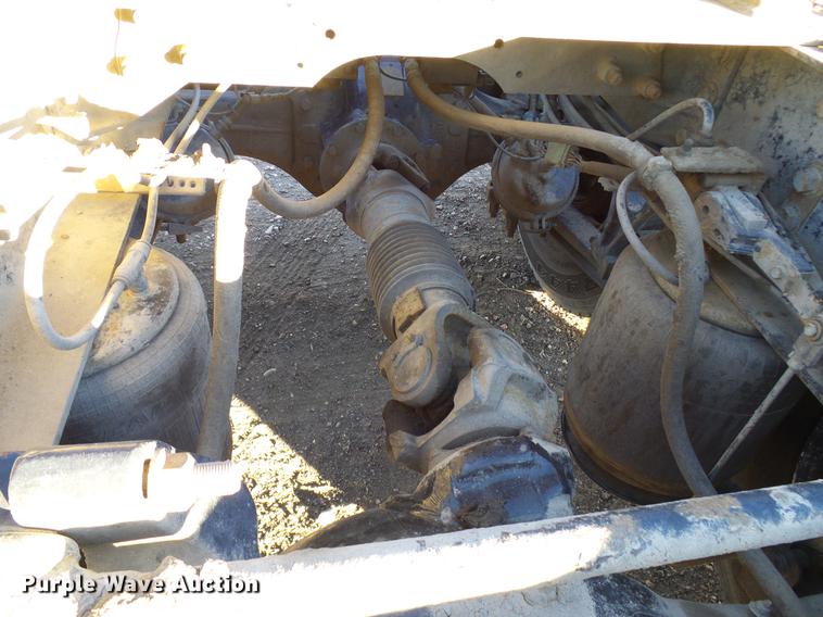 image for item DD5978 2003 International 9100i semi truck