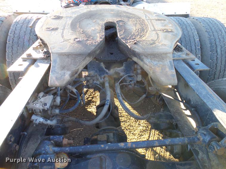 image for item DD5978 2003 International 9100i semi truck