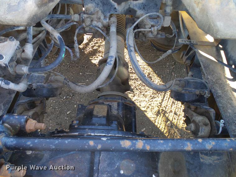 image for item DD5978 2003 International 9100i semi truck