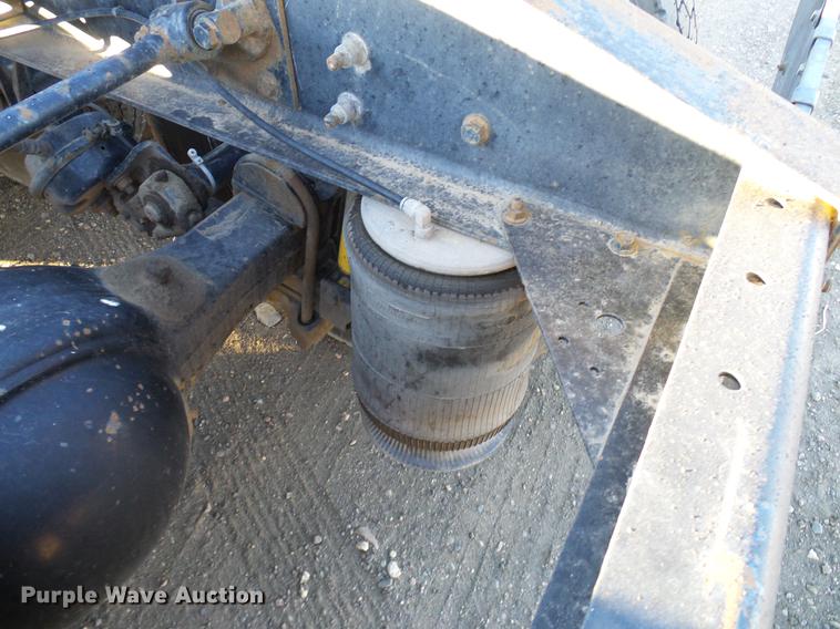 image for item DD5978 2003 International 9100i semi truck