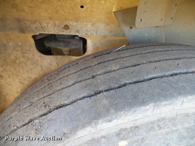 image for item DD5978 2003 International 9100i semi truck