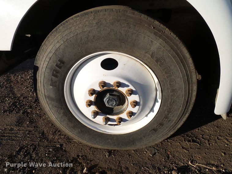 image for item DD5978 2003 International 9100i semi truck